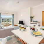 Апартаменты Host Wise - Bright & Stylish Flat With Pool Лагуш