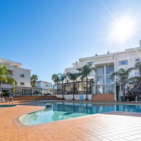 Апартаменты Host Wise - Bright & Stylish Flat With Pool *