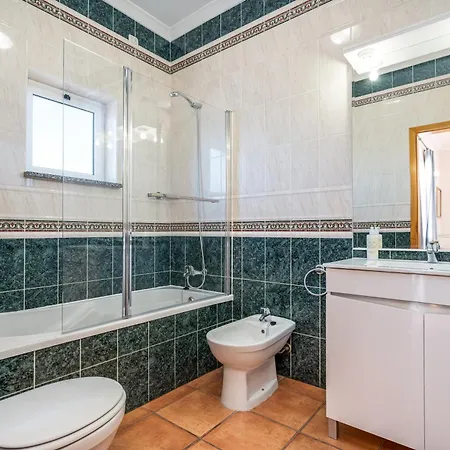 Host Wise - Bright & Stylish Flat With Pool Apartment *