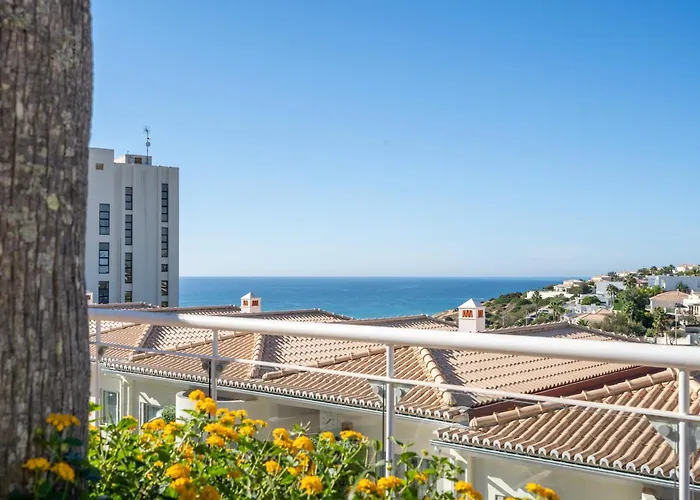 Apartament Host Wise - Bright & Stylish Flat With Pool