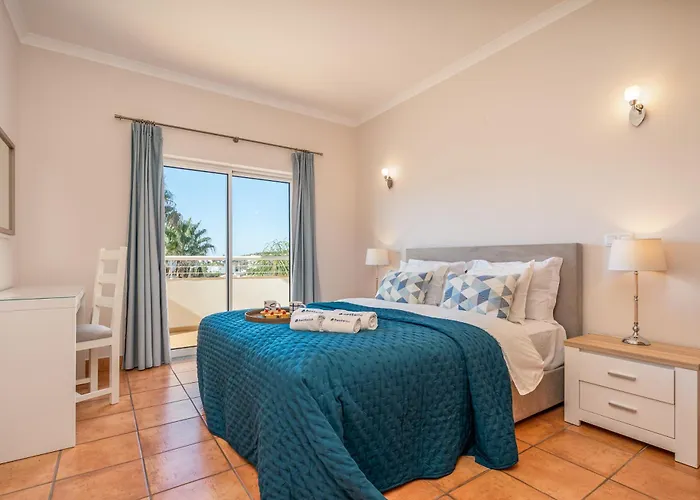 Apartament Host Wise - Bright & Stylish Flat With Pool