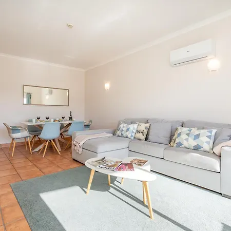 Host Wise - Bright & Stylish Flat With Pool *