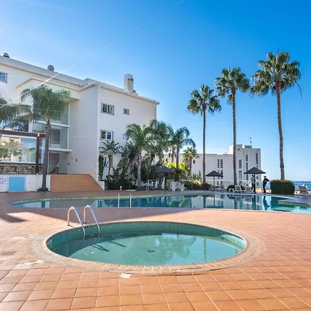 Host Wise - Bright & Stylish Flat With Pool 아파트 *