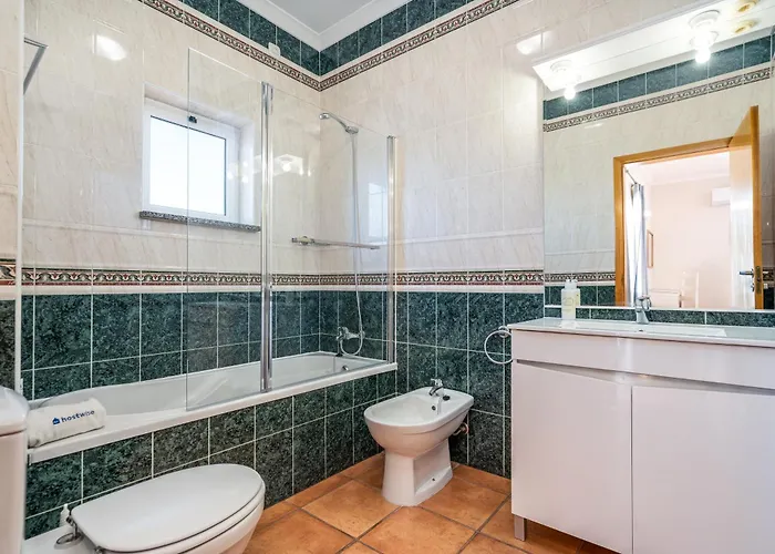 Host Wise - Bright & Stylish Flat With Pool Apartman *