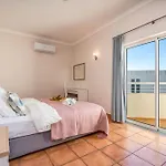 Host Wise - Bright & Stylish Flat With Pool * Lagos