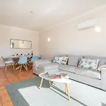Host Wise - Bright & Stylish Flat With Pool *