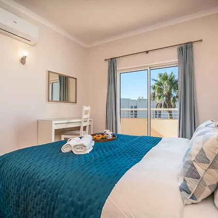 Host Wise - Bright & Stylish Flat With Pool *